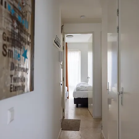 Luxury Apartment Just A Stone Throw From North Sea *