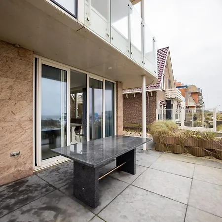 Luxury Apartment Just A Stone Throw From North Sea *