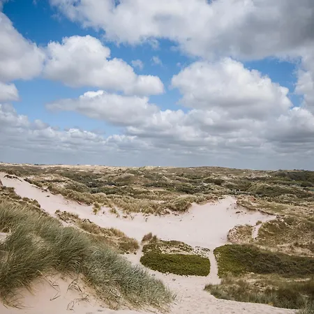 Luxury Apartment Just A Stone Throw From North Sea *