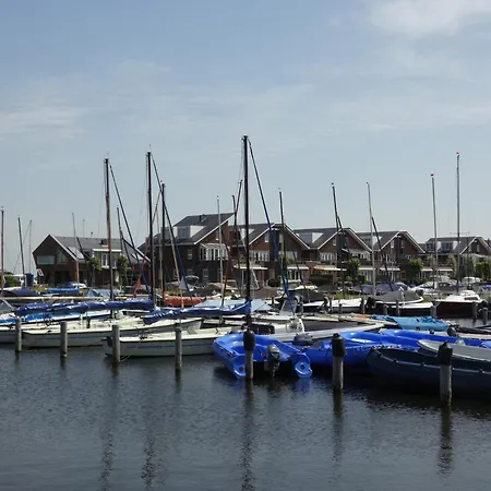 Luxury Apartment Just A Stone Throw From North Sea Apartment *
