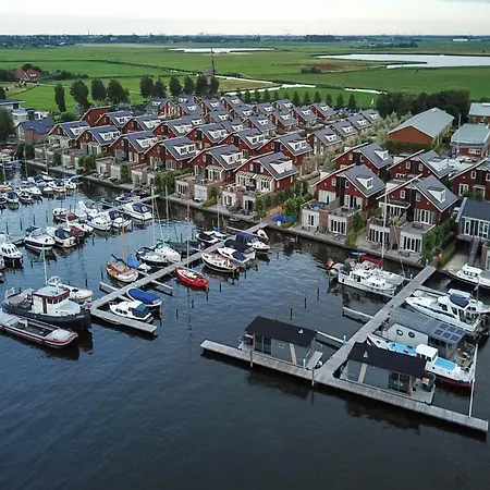 Luxury Apartment Just A Stone Throw From North Sea Apartment *