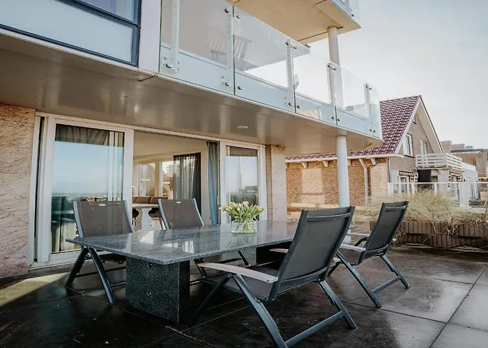 In Near The Egmond aan Zee